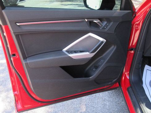 Used 2023 Audi Q3 2.0T Premium w/ Convenience Package image 12