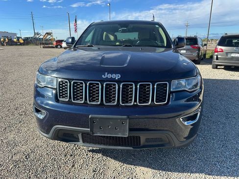 Used 2017 Jeep Grand Cherokee Laredo w/ Quick Order Package 23E image 3