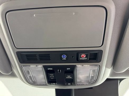 Certified 2022 Honda Pilot Touring image 28