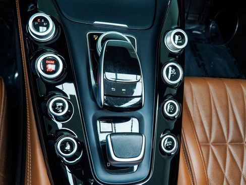 Used 2018 Mercedes-Benz AMG GT Roadster image 31