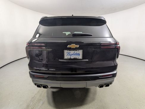 Used 2025 Chevrolet Traverse LT image 6