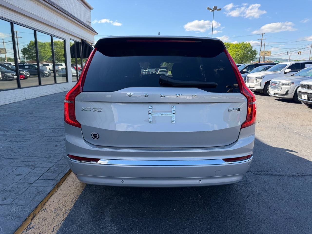 Used 2024 Volvo XC90 B5 Core w/ Protection Package Premier AWD/4WD image 8