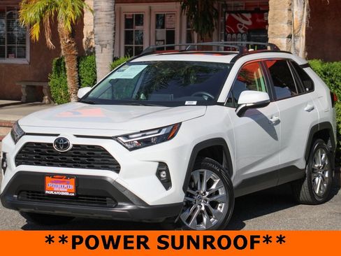 Used 2023 Toyota RAV4 XLE Premium image 4