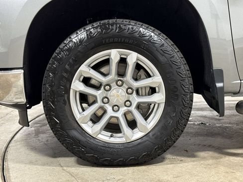 Used 2023 Chevrolet Silverado 1500 LT AWD/4WD image 27
