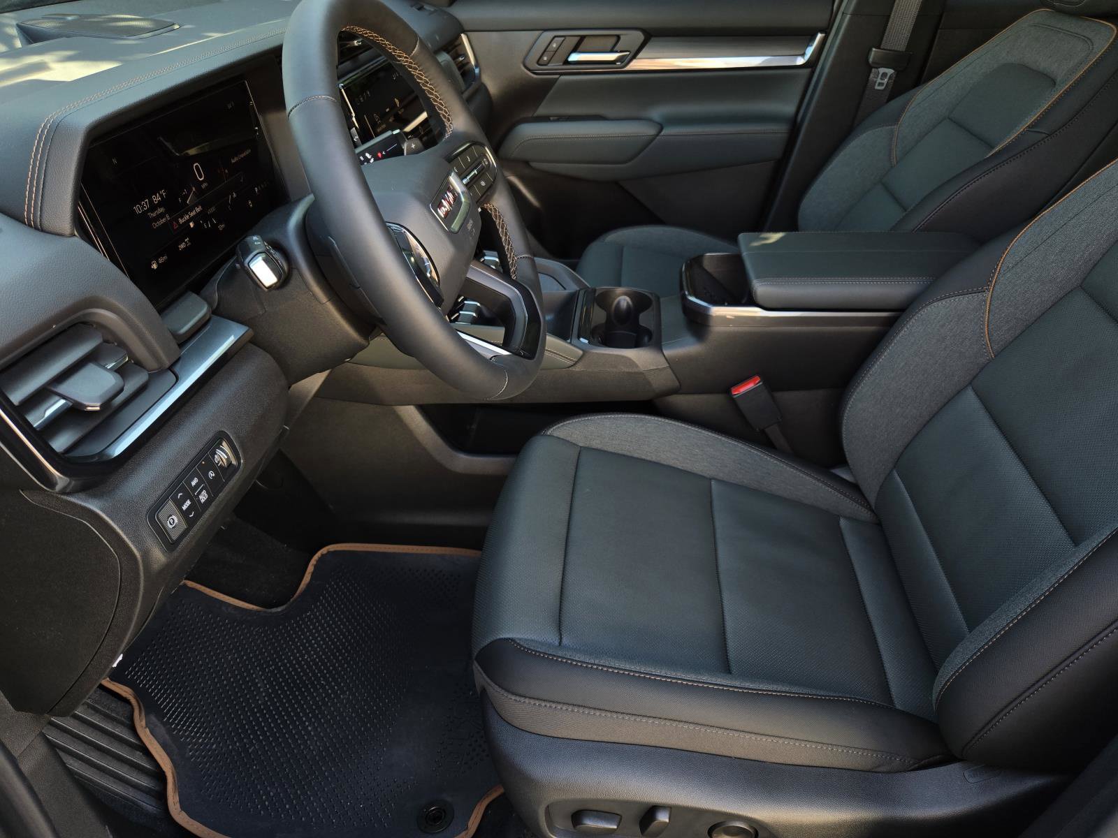 New 2027 GMC Terrain AT4 w/ Convenience Package III AWD/4WD image 6