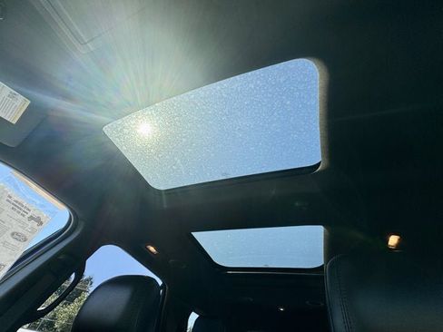 Used 2013 Ford Explorer XLT image 11