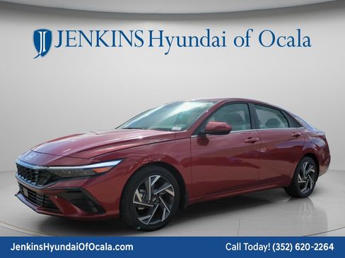 Certified 2025 Hyundai Elantra SEL FWD image 7