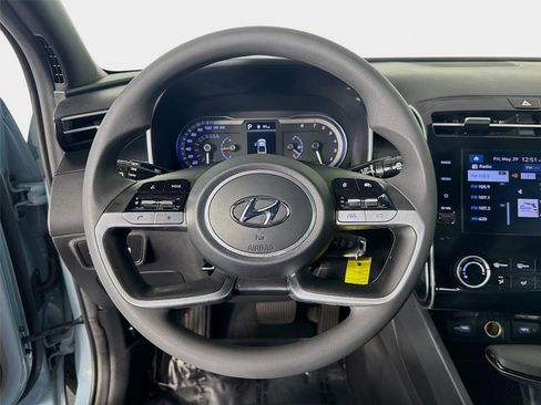 Certified 2024 Hyundai Santa Cruz SE FWD image 12