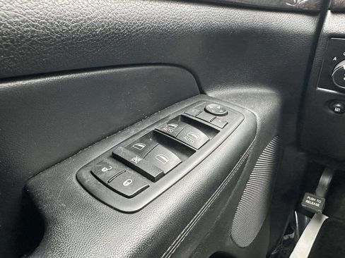 Used 2012 Jeep Grand Cherokee Laredo image 26