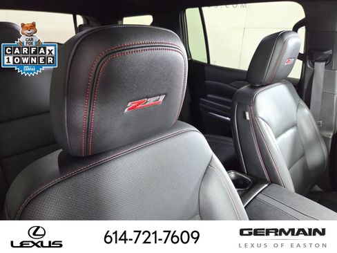 Used 2025 Chevrolet Traverse Z71 AWD/4WD image 19