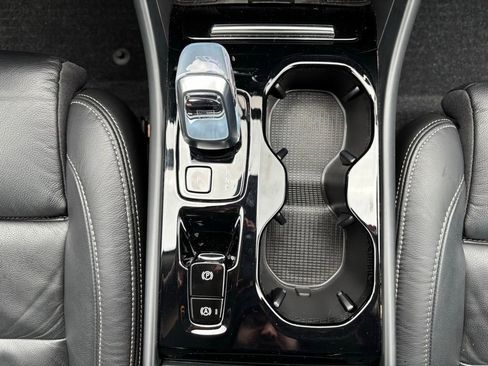 Used 2023 Volvo XC40 B5 Plus w/ Driver Assist Package AWD/4WD image 27