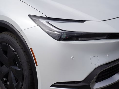 New 2026 Toyota Prius SE image 3