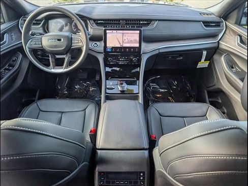 New 2025 Jeep Grand Cherokee L Limited w/ Luxury Tech Group II image 17