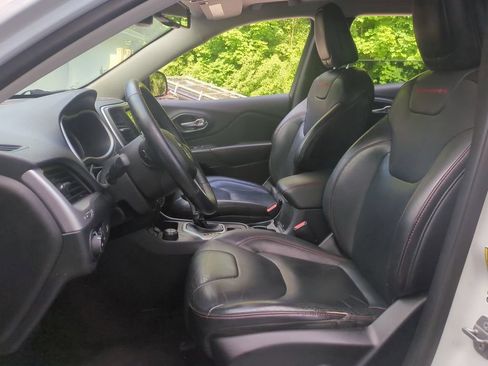 Used 2016 Jeep Cherokee Trailhawk w/ Comfort/Convenience Group AWD/4WD image 23