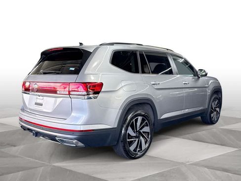 Certified 2024 Volkswagen Atlas SE FWD image 8