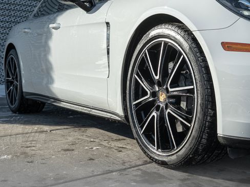 Used 2020 Porsche Panamera 4S image 36