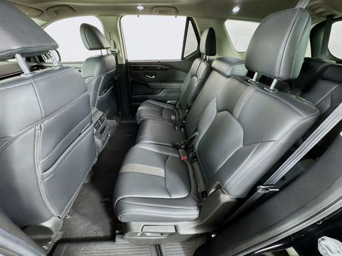 Used 2025 Honda Pilot Touring image 18