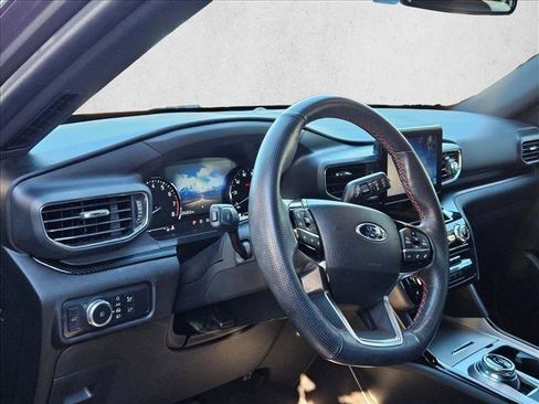 Used 2022 Ford Explorer ST-Line w/ Class IV Trailer Tow Package image 8