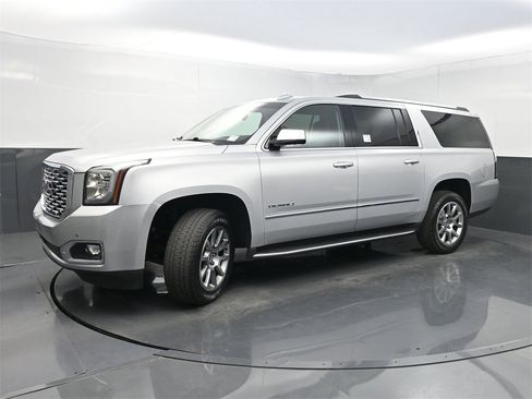 Used 2020 GMC Yukon XL Denali image 24