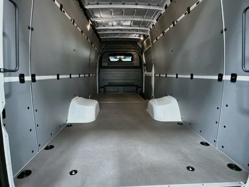 Used 2025 Mercedes-Benz Sprinter 3500 image 25