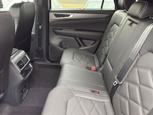 New 2026 Volkswagen Atlas Cross Sport SE FWD image 30
