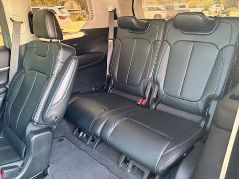 Used 2021 Jeep Grand Cherokee L Limited AWD/4WD image 10