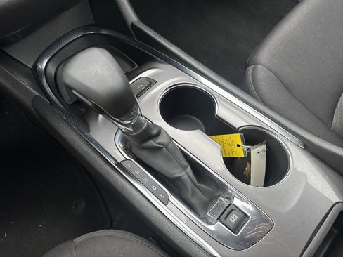 Used 2024 Chevrolet Malibu LT image 24