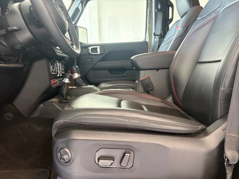 Used 2025 Jeep Gladiator Rubicon AWD/4WD image 27