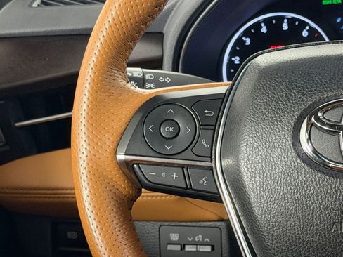 Used 2019 Toyota Avalon Limited image 15