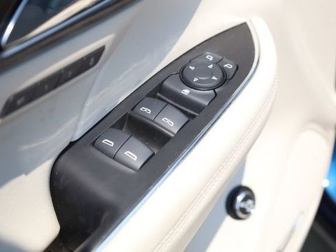 Used 2022 Buick Envision Avenir w/ Technology Package II FWD image 15