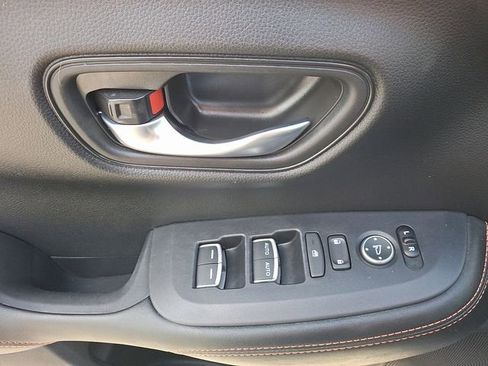 Used 2025 Honda HR-V Sport image 13