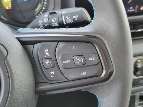 Used 2025 Jeep Wrangler Unlimited Rubicon 4xe w/ Safety Group AWD/4WD image 12