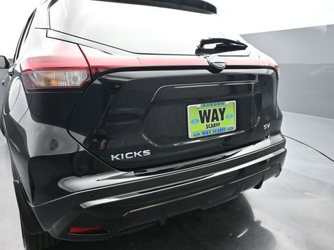 Used 2024 Nissan Kicks SV FWD image 9