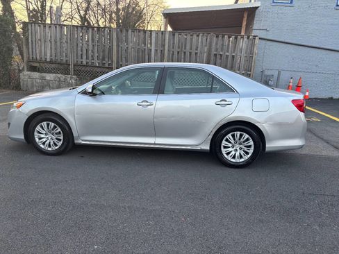 Used 2012 Toyota Camry LE image 8