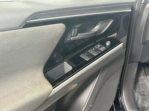 Used 2024 Subaru Solterra Premium image 24