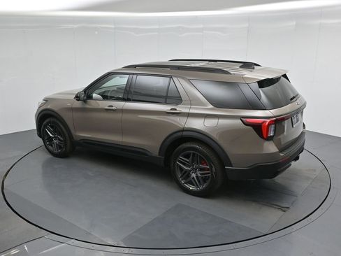Used 2026 Ford Explorer ST-Line w/ ST-Line Street Pack RWD image 47