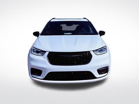 New 2026 Chrysler Pacifica Limited w/ S Appearance Package image 9