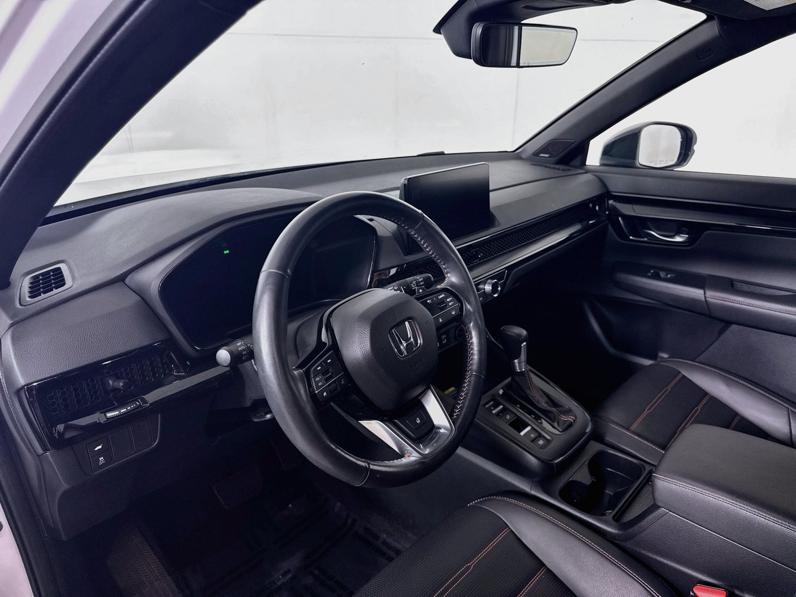 Used 2024 Honda CR-V Sport Touring image 4