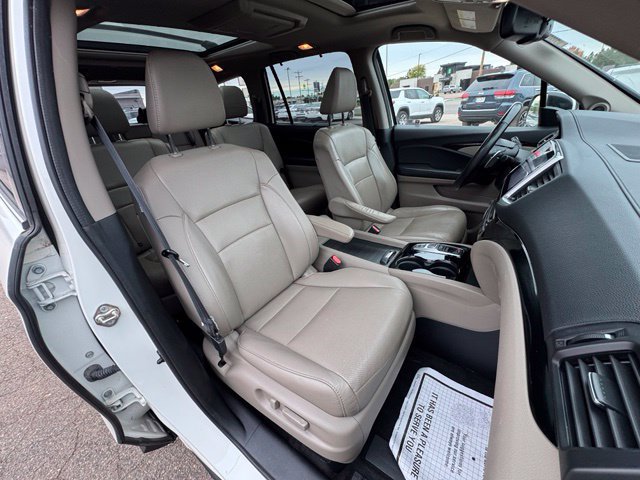 Used 2017 Honda Pilot Elite image 11