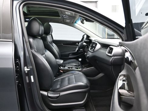 Used 2020 Kia Sorento EX FWD image 16