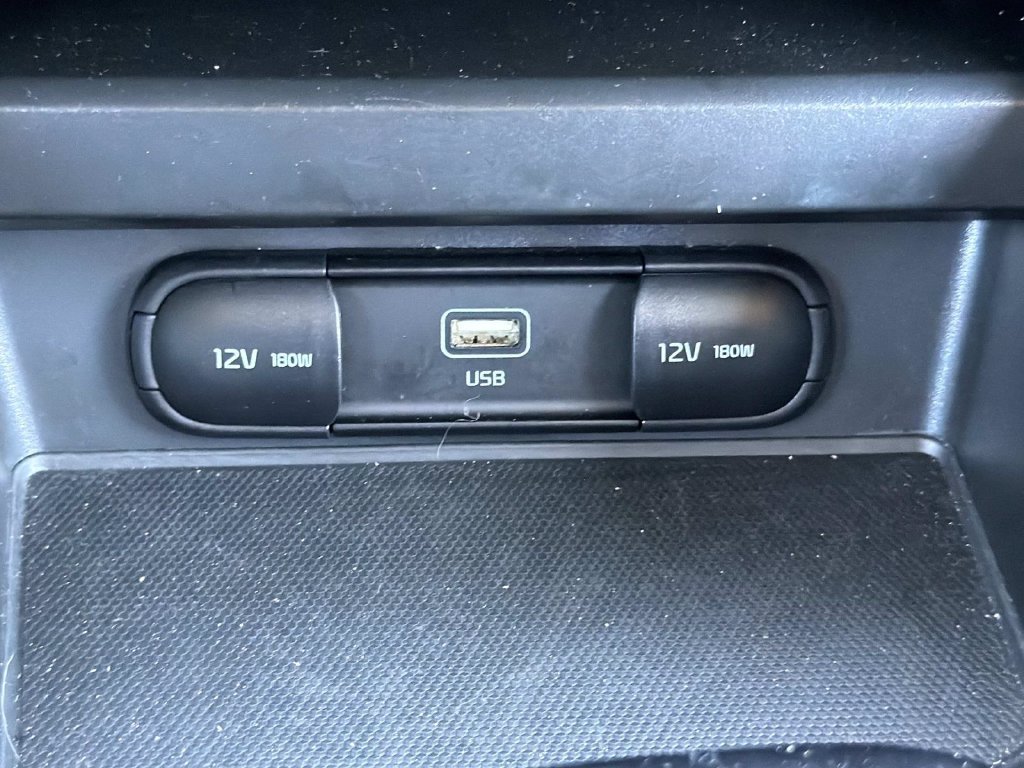 Used 2025 Kia Soul LX w/ LX Technology Package FWD image 25
