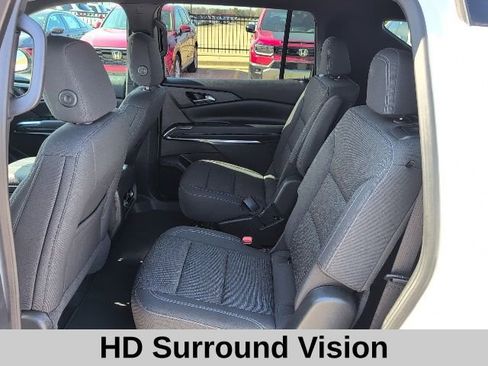Used 2025 Chevrolet Traverse LT w/ Midnight/Sport Edition image 13