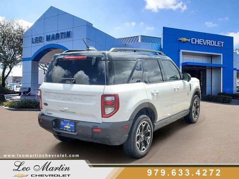 Used 2025 Ford Bronco Sport Outer Banks w/ Outer Banks Tech Package+ AWD/4WD image 3