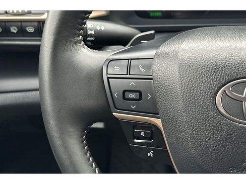 Used 2025 Toyota Crown Signia image 26