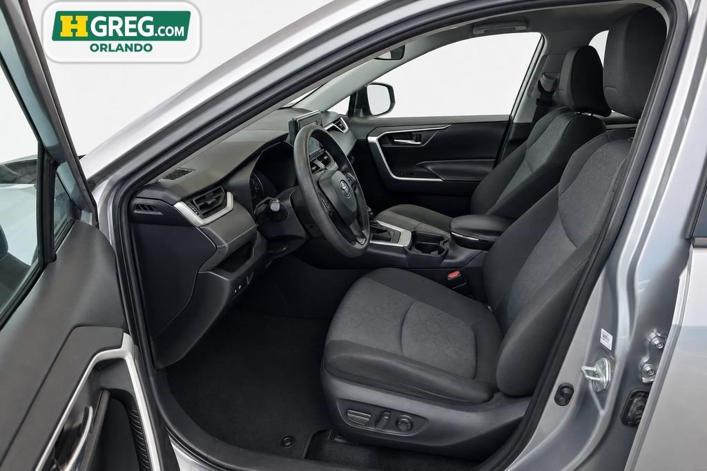 Used 2021 Toyota RAV4 XLE FWD image 7