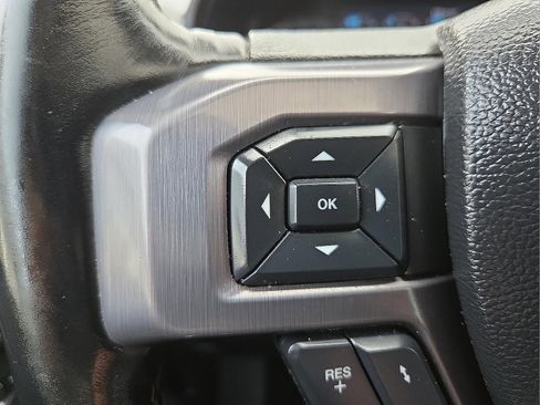 Used 2019 Ford Expedition Platinum RWD image 20