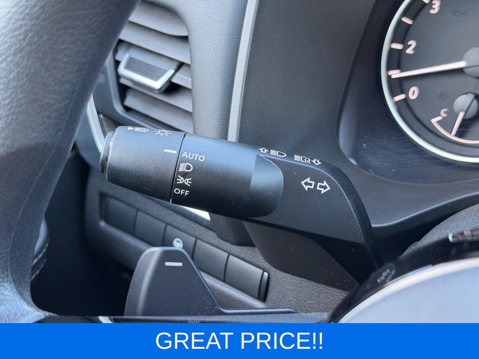 Used 2023 Nissan Rogue SV AWD/4WD image 16