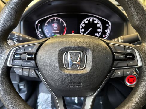 Used 2018 Honda Accord LX image 27