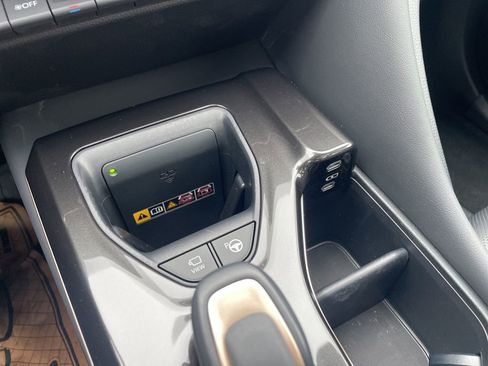 Used 2025 Toyota Crown Platinum image 32