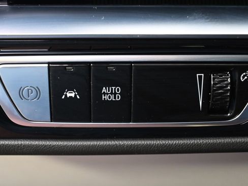 New 2026 Cadillac Lyriq Luxury AWD/4WD image 24